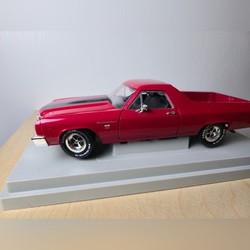 American Muscle '70 El Camino SS454 Model Car - Picture 3 of 16